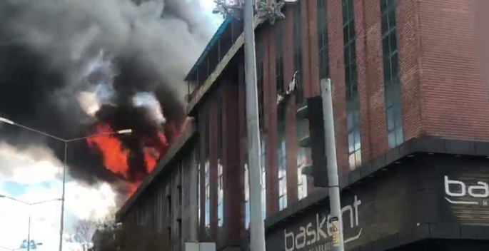 İller Bankası'nın terk ettiği bina alev alev yandı!