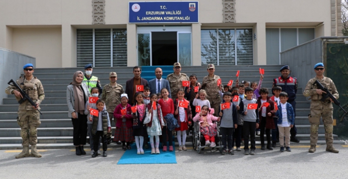 Jandarma Komutanlığı’nda renkli 23 Nisan kutlaması