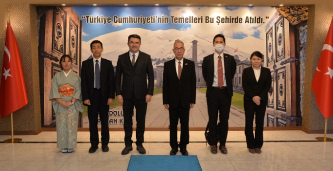 Japonya Büyükelçisi Suzuki, Vali Memiş'i ziyaret etti
