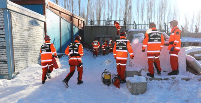 JÖAK ve JAK timlerinden deprem tatbikatı