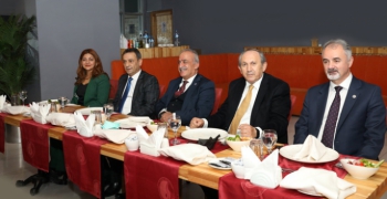 Rektör Çomaklı Gazetecileri Ağırladı