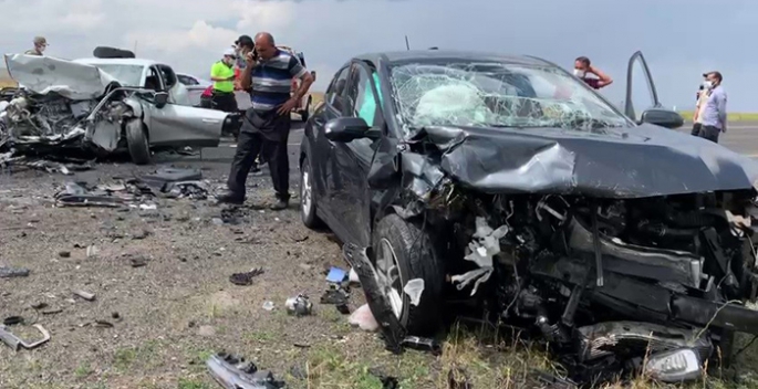 Kars’ta feci kaza: 2 ölü, 7 yaralı