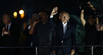 Kılıçdaroğlu’ndan balkon konuşması: Demokrasi destanı yazdık'