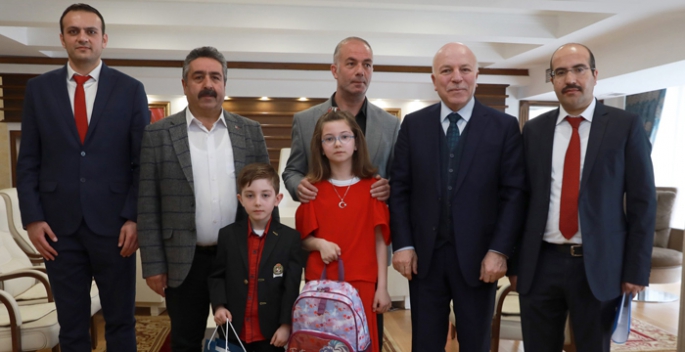 Küçük Başkan’dan Ukraynalı çocuklara yardım çağrısı