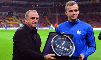  Lennart Thy’e Galatasaray'dan özel  plaket 