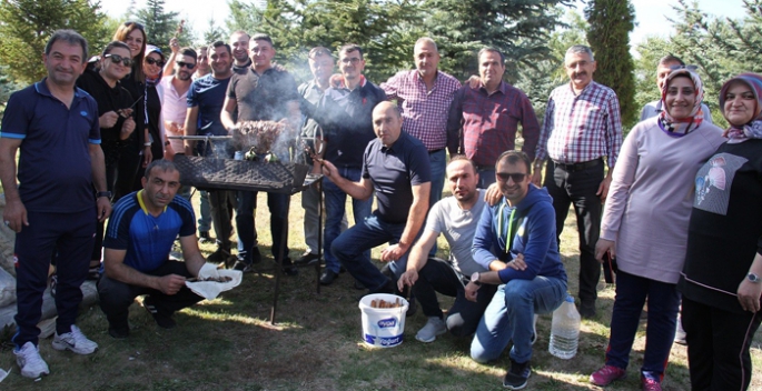 Önce halay sonra cağ kebap