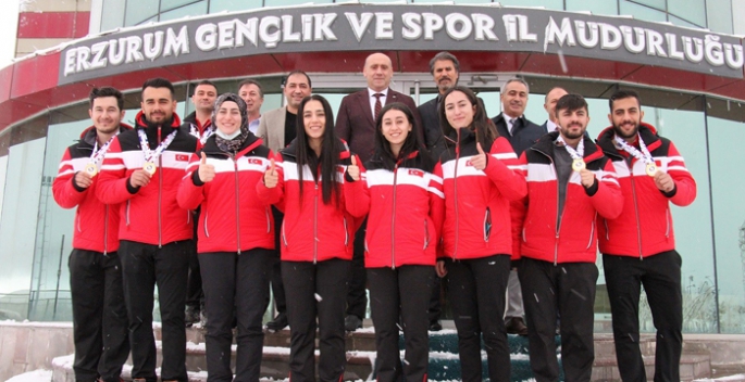 Öztürk’ten milli sporculara tebrik