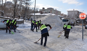 Palandöken Belediyesi ilçe merkezindeki karı kir kent dışına taşıyor