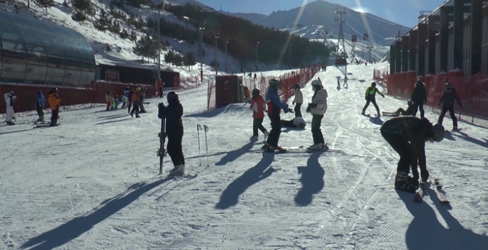 Palandöken’de hafta sonunda kayak heyecanı