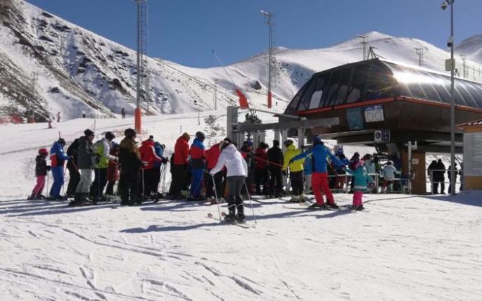 Palandöken’de pistler tatilcilere kaldı