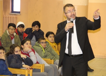  Prof. Dr. Türkez ortaokul öğrencilerine 'bor’u anlattı