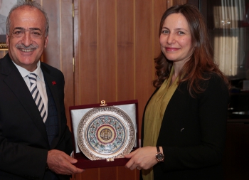 Rektör Çomaklı, ODTÜ'den ödül kazanan Yurtcan'ı tebrik etti