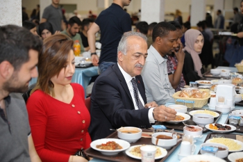 Rektör Çomaklı öğrencilerle iftar sofrasına buluştu