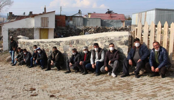 Şenkaya'da dolandırılan besicilerin ahırları boş kaldı!