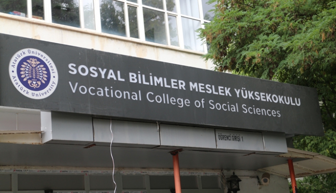 Sosyal Bilimler Meslek Yüksekokulu yeni binasında