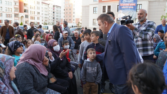 TOKİ sakinlerinden Sunar’a, davullu zurnalı karşılama