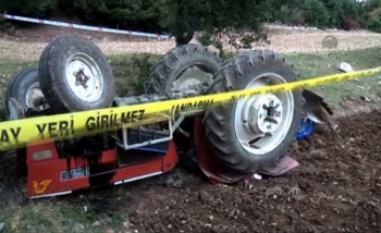 Traktör şarampole uçtu: 1 ölü 1 yaralı