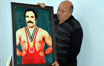 Türk güreşinin efsane ismi Raşit Karabacak’ı kaybettik