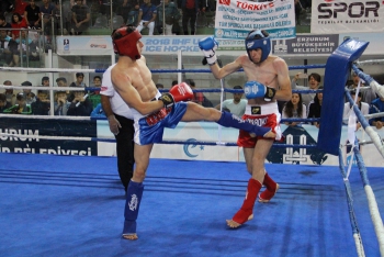 Türkiye Kick Boks Şampiyonası Erzurum'da başladı