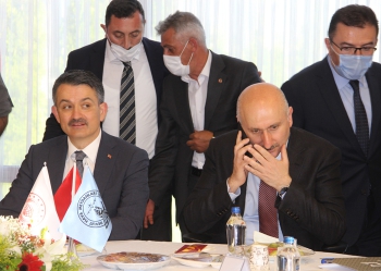 Ulaştırma Bakanı Karaismailoğlu Havalimanı’nda incelemelerde bulundu