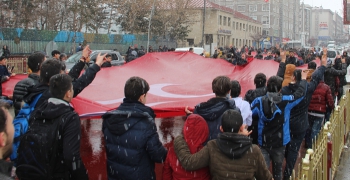 Ülkücüler , Erzurum'da İdlib şehitleri için yürüdü