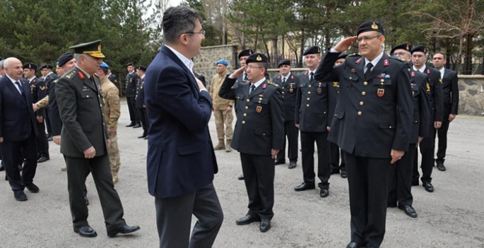 Vali Memiş’ten Jandarma ve Emniyet’e bayram ziyareti