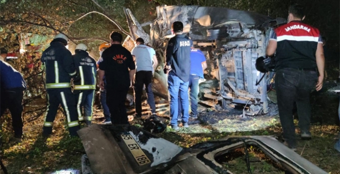Van'da korkunç kaza: 12 ölü, 20 yaralı