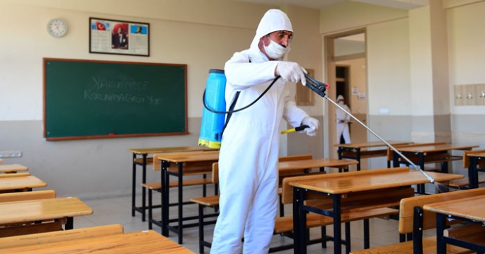 Yakutiye'de açılan tüm işyerleri dezenfekte edildi!
