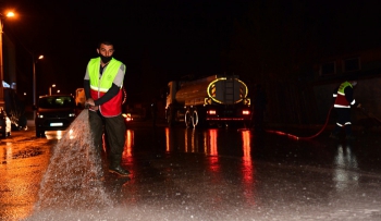 Yakutiye'de cadde ve sokaklar sabunlu suyla yıkanıyor