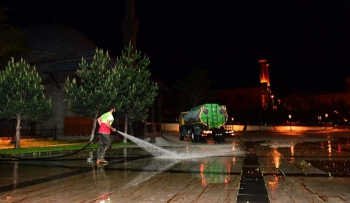 Yakutiye’de cuma namazı hazırlığı